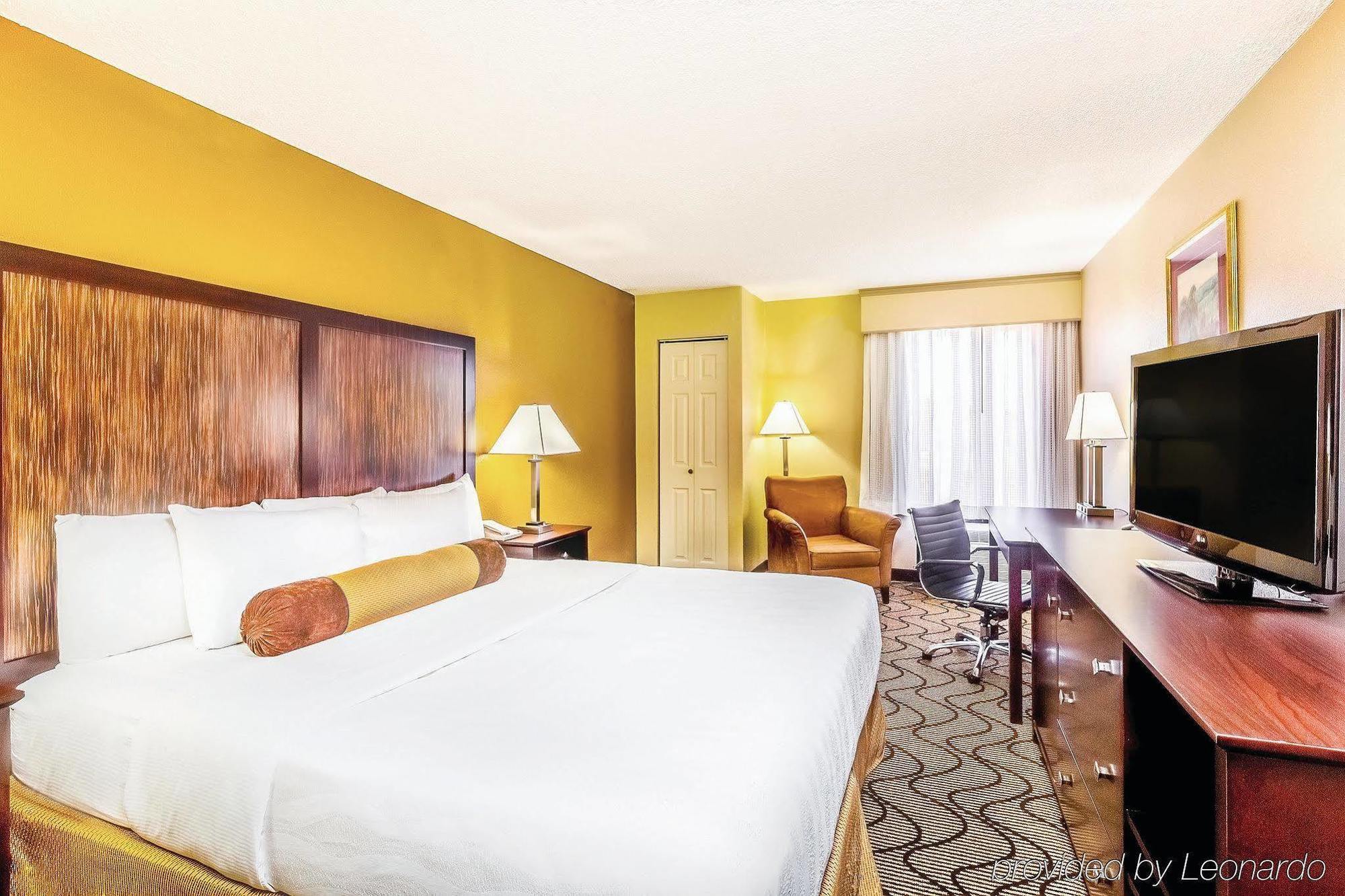 Oakland Airport Arena Hotel Экстерьер фото